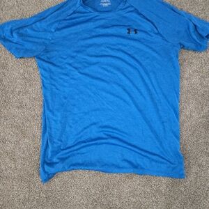 Under Armour large T shirt